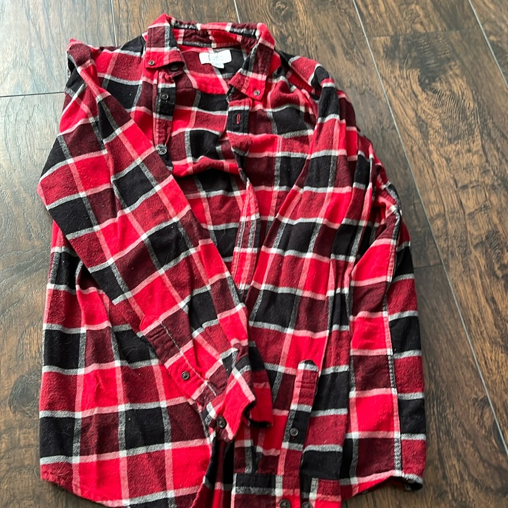 Croft & Barrow Men’s Red & Black Plaid Flannel Button‑Down Shirt